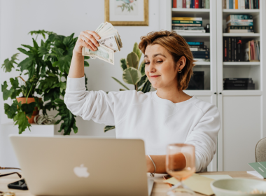 Combien gagner par mois pour vivre dignement