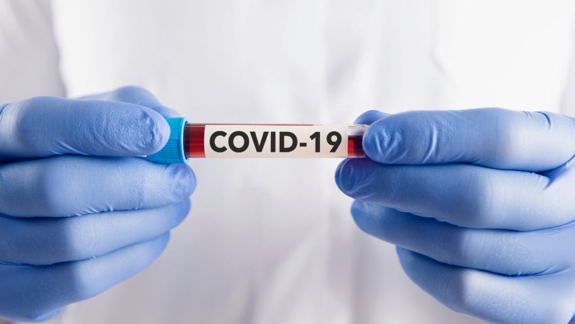 covid-19-theorie-complotiste-etait-vraie-depuis-debut