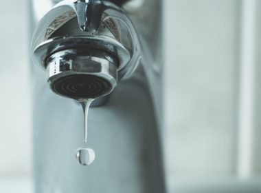 lave nez eau du robinet meurt infection cérébrale