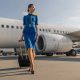 Pourquoi hotesse main sous cuisse avion