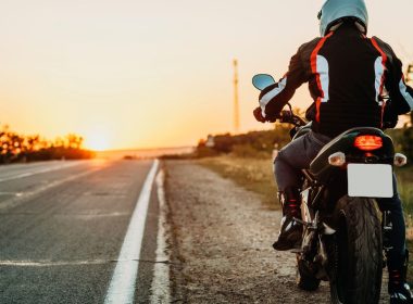 Pourquoi motards signe route
