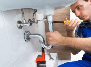 Astuce plombier déboucher canalisation rapidement