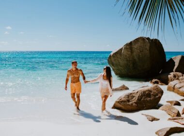 Surpris acte plage couple chassé tongs vidéo