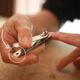 Petit trou coupe ongles utilité