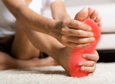 Premier symptôme insuffisance cardiaque pieds