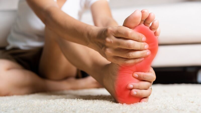 Premier symptôme insuffisance cardiaque pieds
