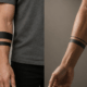 tatouage à deux bandes noires